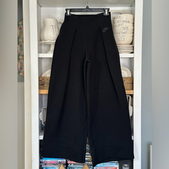 NIKE sportswear tech fleece high-waisted pleated pants - Picture 1 of 10